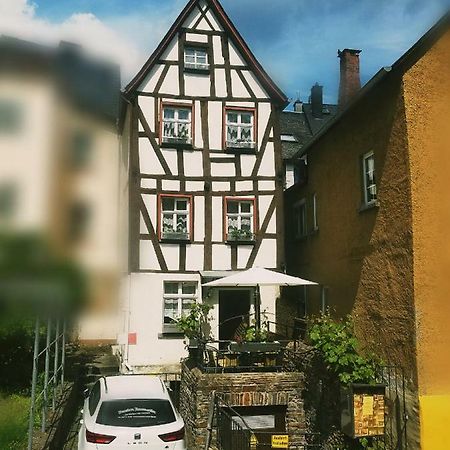 Gaestehaus Pension Romantika In Der Innenstadt Cochem Exterior photo